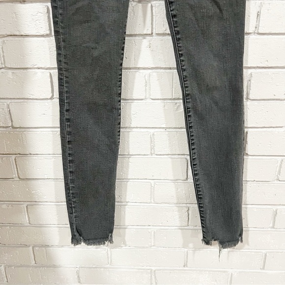 Madewell 9” Mid Rise Skinny Jeans - Picture 6 of 10
